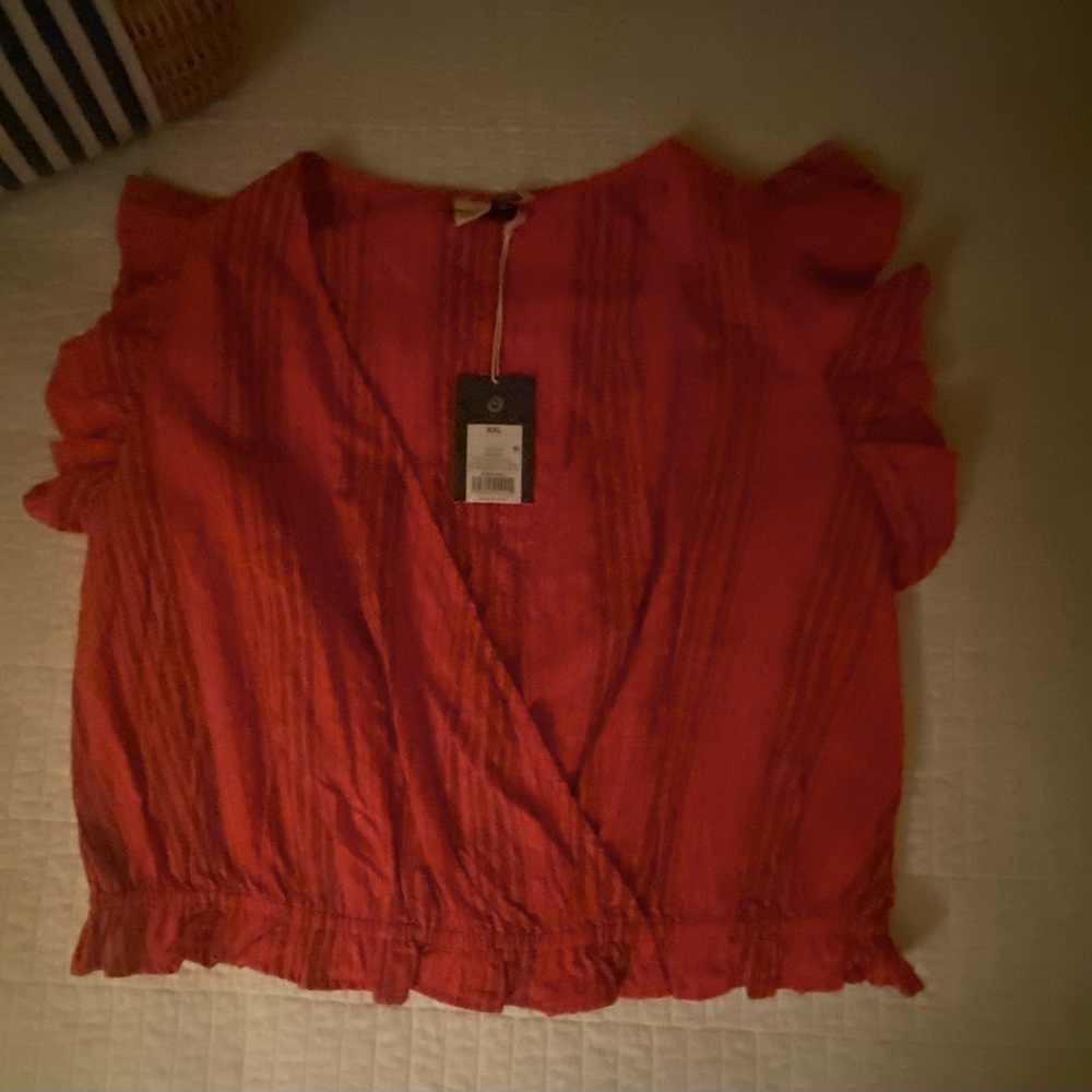 Universal Thread NWT  Ruffle Top - Picture 5 of 6